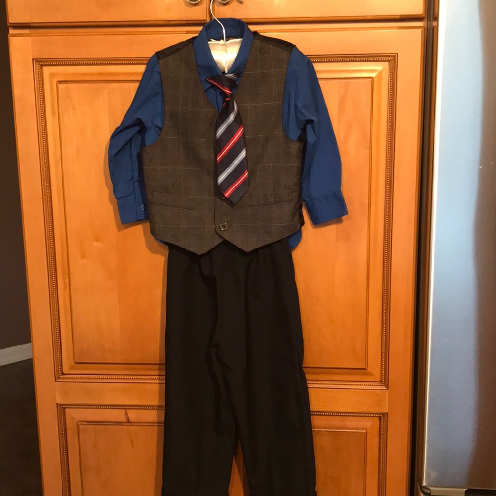 3t Boys 4 piece suit.